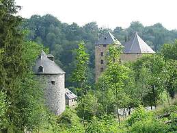 Apartment With Private Garden & Terrace