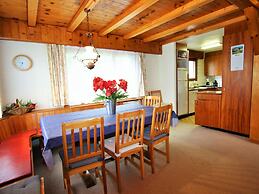 Spacious Chalet near Forest