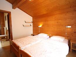 Spacious Chalet near Forest