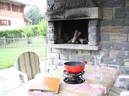 Spacious Chalet near Forest