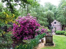 Delightful Chalet in Opglabbeek near Lake