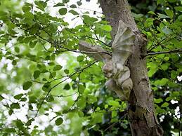 Delightful Chalet in Opglabbeek near Lake