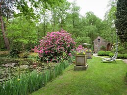 Delightful Chalet in Opglabbeek near Lake