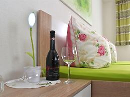 Apartment in Lichtenhain With Garden