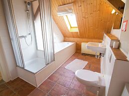 Geraumiges Ferienhaus in Hessen mit Garten