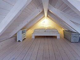 Home With Lots of Light and a Great View