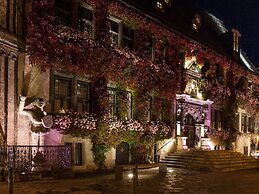 Home With Lots of Light and a Great View