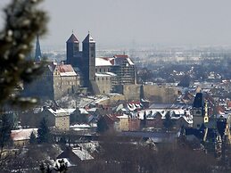Home With Lots of Light and a Great View