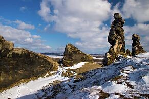 Home With Lots of Light and a Great View