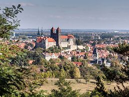 Home With Lots of Light and a Great View