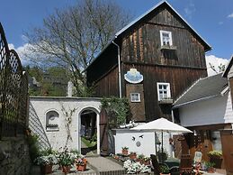 Apartment in Thuringian Forest With Garden