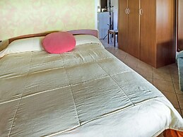 Apartment With Private Garden