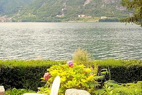 Apartment With Private Garden