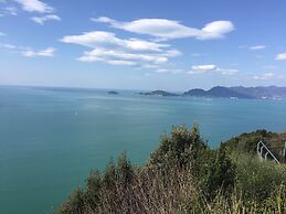 Seaside Getaway- Pet-friendly