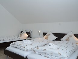 Garden-view Villa in Medebach Kustelberg