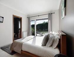 Alluring Villa in Salir de Matos near Coast