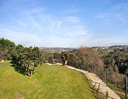 Alluring Villa in Salir de Matos near Coast