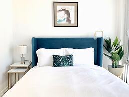 Luxury 2Bed 2Bath Corner Condo