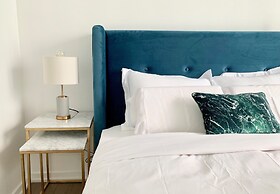 Luxury 2Bed 2Bath Corner Condo