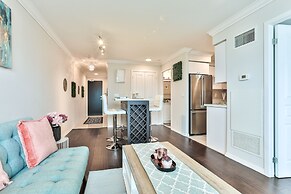Lively Urban Condo in Old Toronto