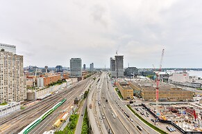 Lively Urban Condo in Old Toronto