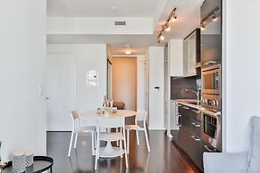 Brilliant High-Rise 2 Bed and Parking