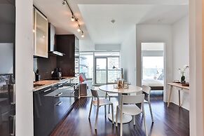 Brilliant High-Rise 2 Bed and Parking