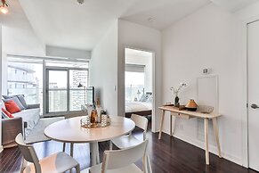 Brilliant High-Rise 2 Bed and Parking