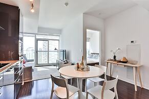 Brilliant High-Rise 2 Bed and Parking