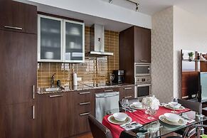 Panoramic 2 Bed CN Tower View parking