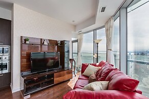 Panoramic 2 Bed CN Tower View parking