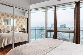 Panoramic 2 Bed CN Tower View parking
