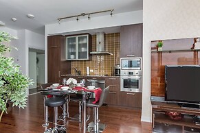 Panoramic 2 Bed CN Tower View parking