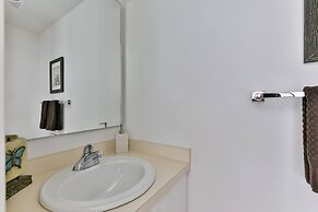 Panoramic 2 Bed CN Tower View parking