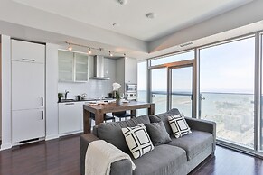 Luxury Lakeview Skyscraper by CN Tower