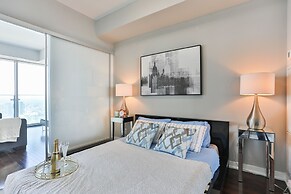 Luxury Lakeview Skyscraper by CN Tower