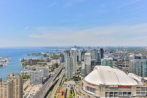 Luxury Lakeview Skyscraper by CN Tower