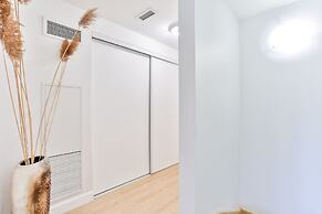 Modern 2 Storey by CN Tower