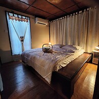 NILA HOUSE, Sharia Family Home Stay