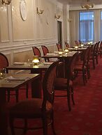 Victoria Hotel