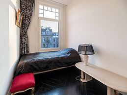 Sézane's Lodges: shared home - not hotel - in museum district