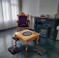 Sézane's Lodges: shared home - not hotel - in museum district