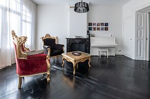 Sézane's Lodges: shared home - not hotel - in museum district