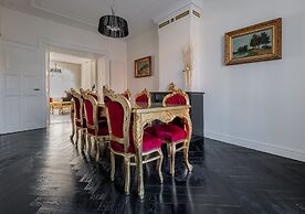 Sézane's Lodges: shared home - not hotel - in museum district