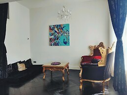 Sézane's Lodges: shared home - not hotel - in museum district