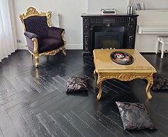 Sézane's Lodges: shared home - not hotel - in museum district