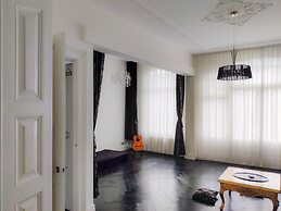 Sézane's Lodges: shared home - not hotel - in museum district