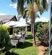 Sago Palm Executive Lodge