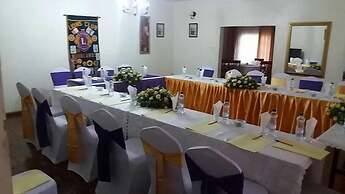 Sago Palm Executive Lodge