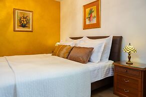 Romantic Luxury Rooms